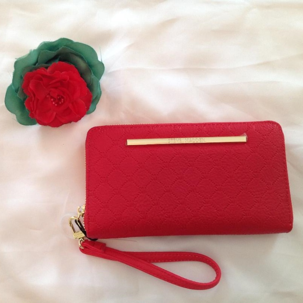 NWT Steve Madden True Red Wristlet/Clutch